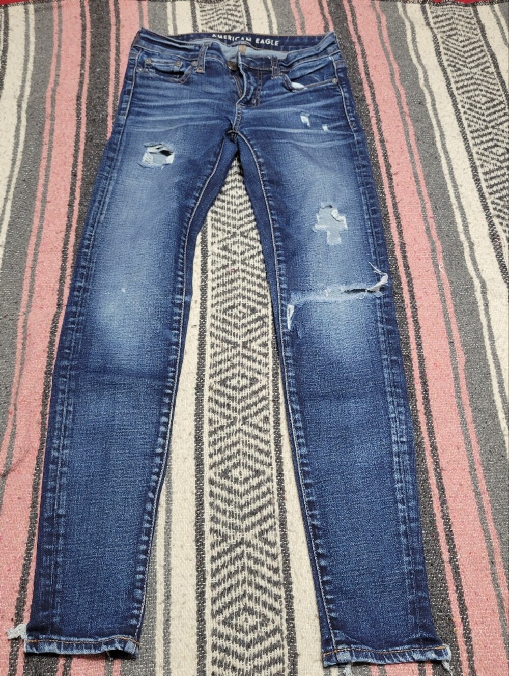 american eagle distressed jegging